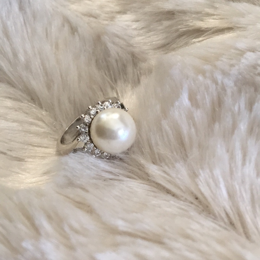 Silver Pearl Diamond Ring 💍 - Picture 5 of 5